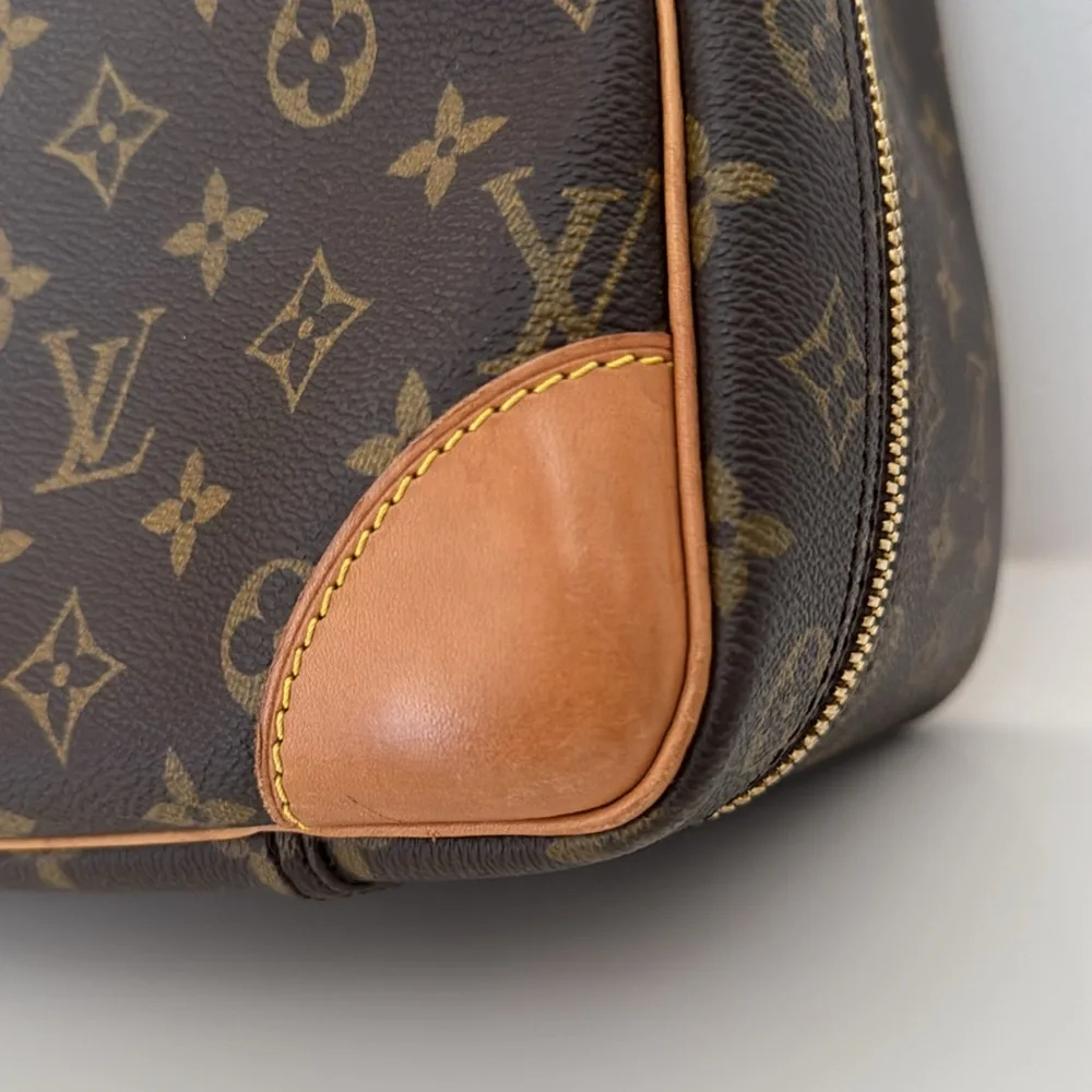 Louis Vuitton Luxury Brown Monogram Luggage Bag in Excellent Condition